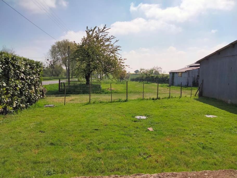 Ferme De L'Etang - Gite Epuisay Extérieur photo